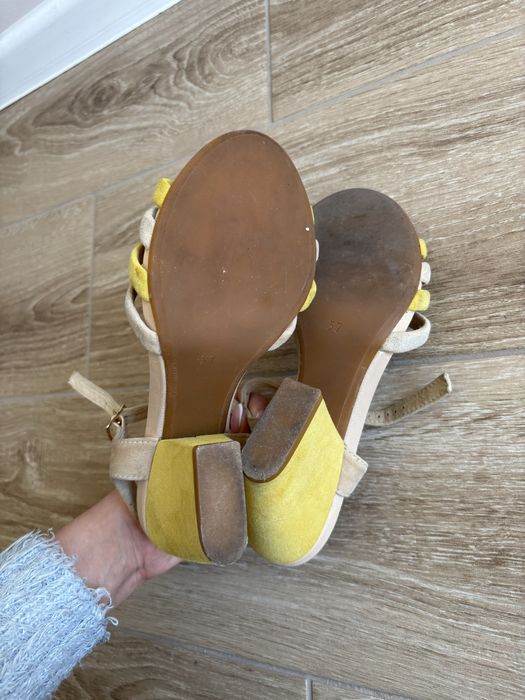 Sandały Alba Moda 37 butter yellow