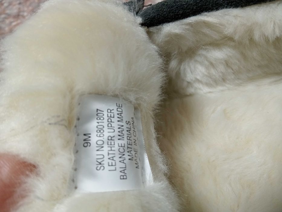 Продам фирменные утеплённые мокасины.