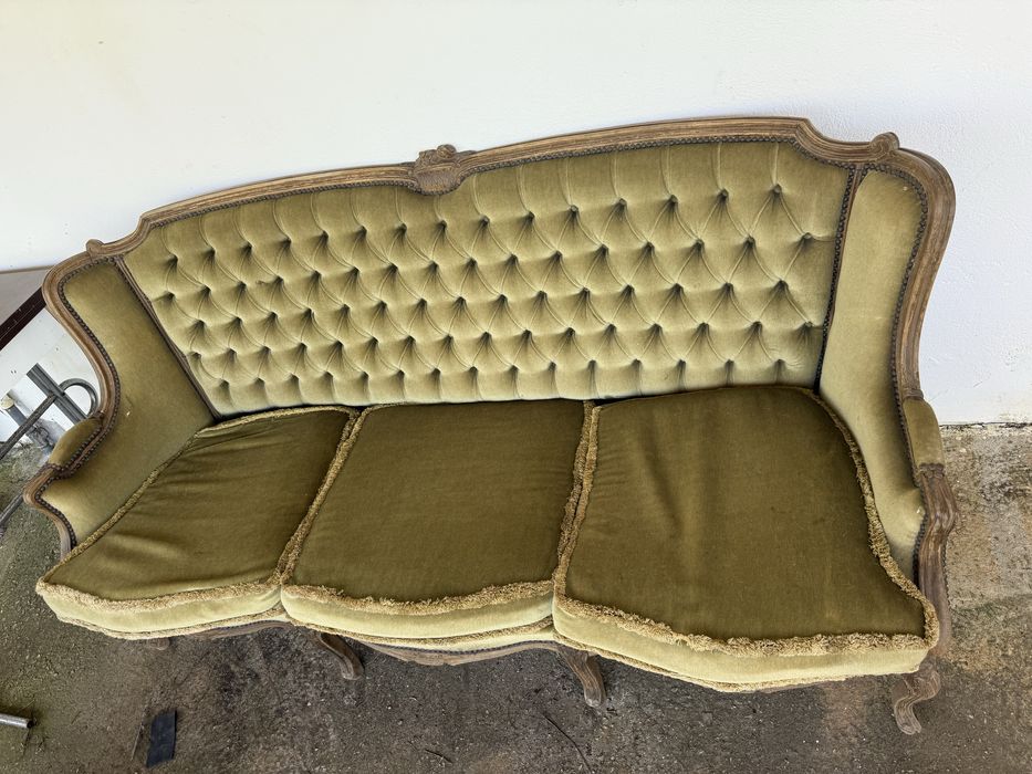 Sofá antigo clássico verde
