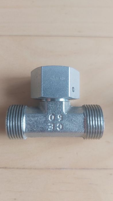 Złączka prosta, trójnikowa M22x1,5