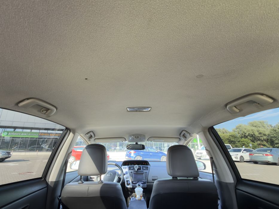 Toyota Prius V 2013