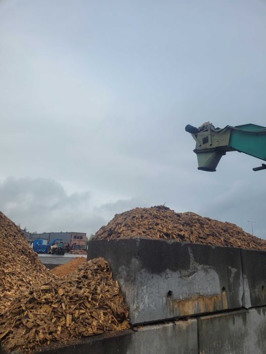 Rębak stacjonarny Teknamotor 650EB Stoły podawcze Redler