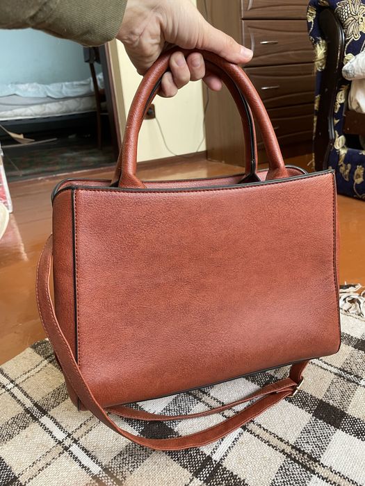 Класична фірмова сумочка