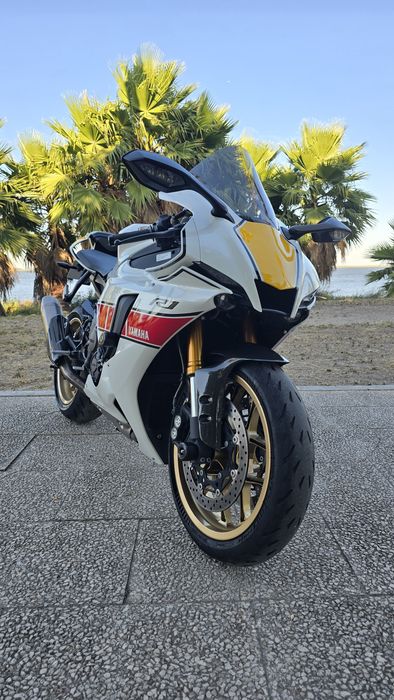 Yamaha YZF-R1 60 Aniversario Akrapovic