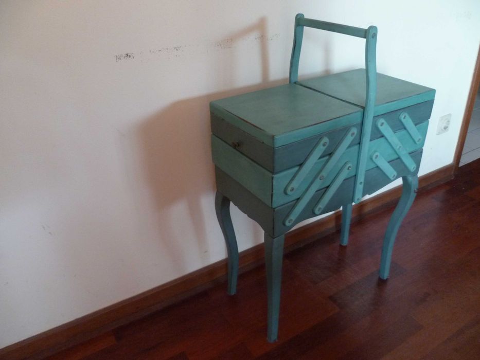 Movel de arrumaçao de costureira vintage