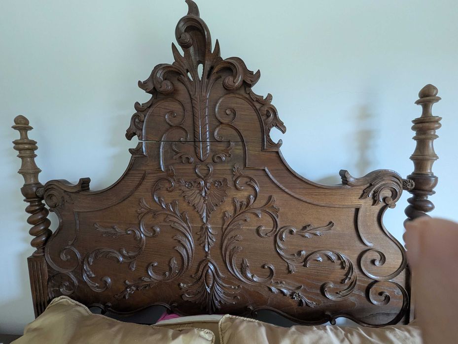 Móveis antigos - quarto completo com armário e cómoda