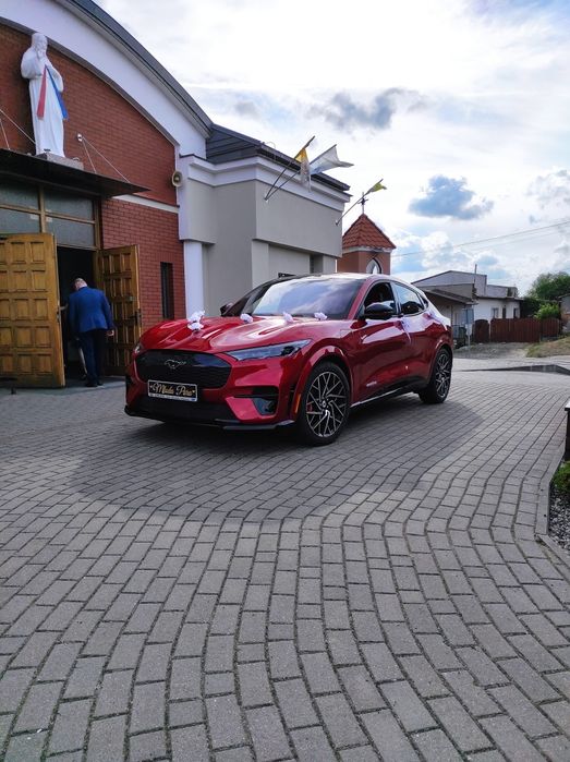 Auto do ślubu limuzyna samochód do ślubu