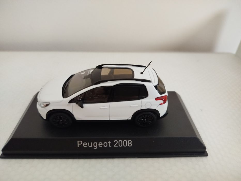 Miniatura Peugeot 2008 Nova 1/43