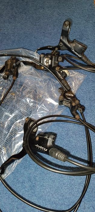 Dois pares de travões de disco AVID