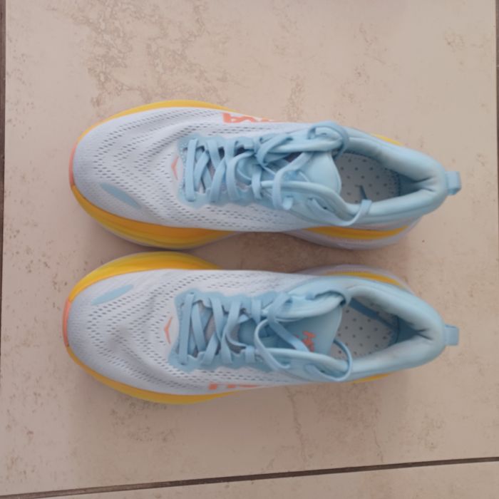 Buty HOKA do biegania jak nowe 41/26 cm/ salon 599 zł