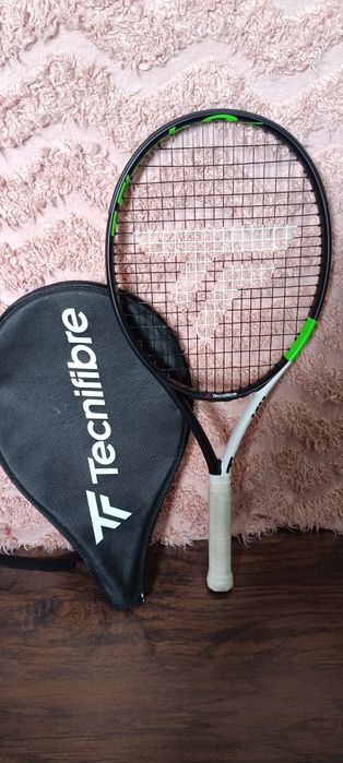 Rakieta tenisowa firmy Technifibre