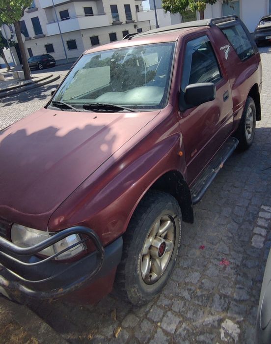 Opel Frontera Sport 2.5L Gasóleo 4x4 Vermelho