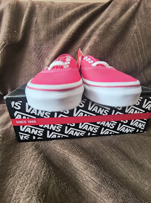 Nowe Vans  Authentic