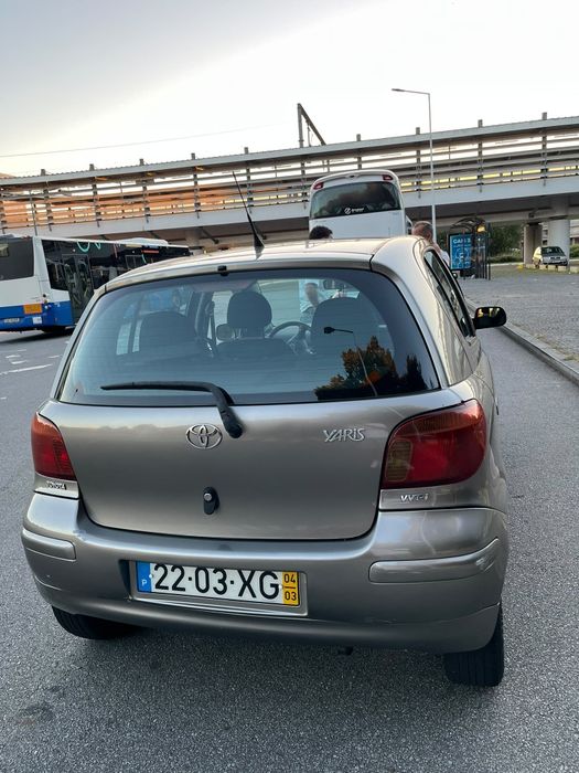 Toyota yaris 1000 vvt-i   impecável