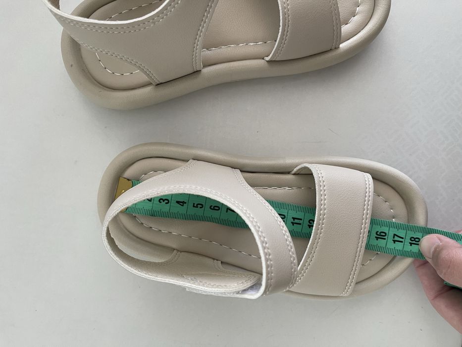 Босоніжки для дівчинки