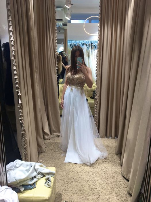 Весільна сукня вечірня