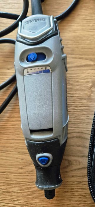 Dremel 3000 multiszlifierka + minipilarka, etui i akcesoria
