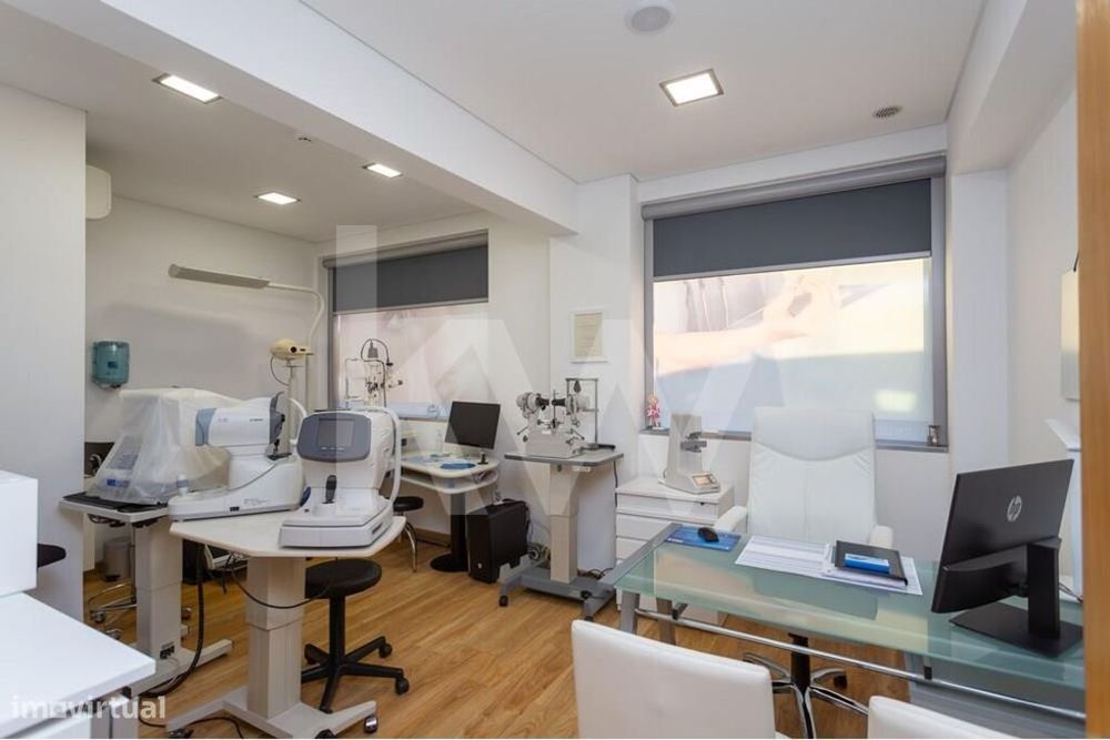 Clinica Dentária Equipada| OEIRAS | Oportunidade Única de Investimento