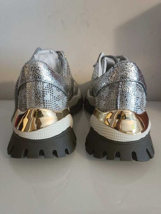 Sapatilhas prateadas com brilhos EXÉ, n.º 39 - NOVAS