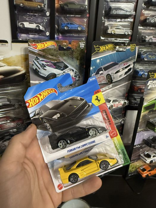 2x Hot Wheels Ferrari F40
