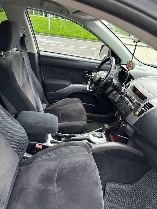 Mitsubishi outlander XL