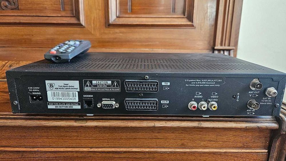 Dekoder cyfrowy tuner satelitarny Philips seria DSX 6010