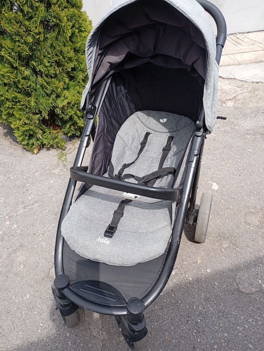 Продам коляску Joie