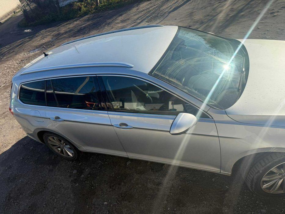 Крило переднє праве + ліве Volkswagen Passat B8 2016 LA7W