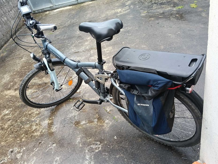 Bicicleta elétrica BTWIN  bom estado