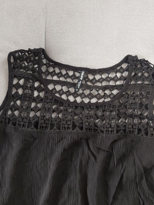 Czarna bluzka z rozcięciem cropp xs