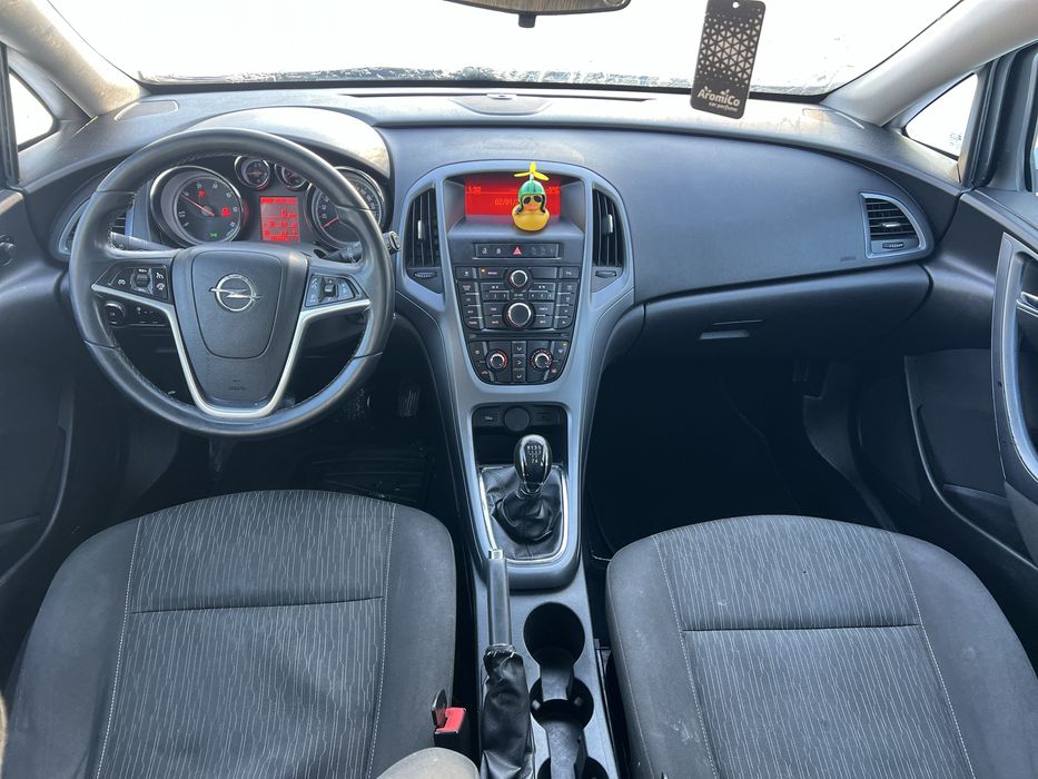 Opel Astra 1.3 cdti  2012 рік