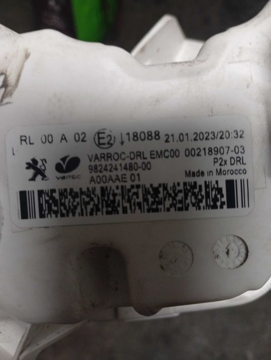 farol diurna frente esq peugeot 208 II