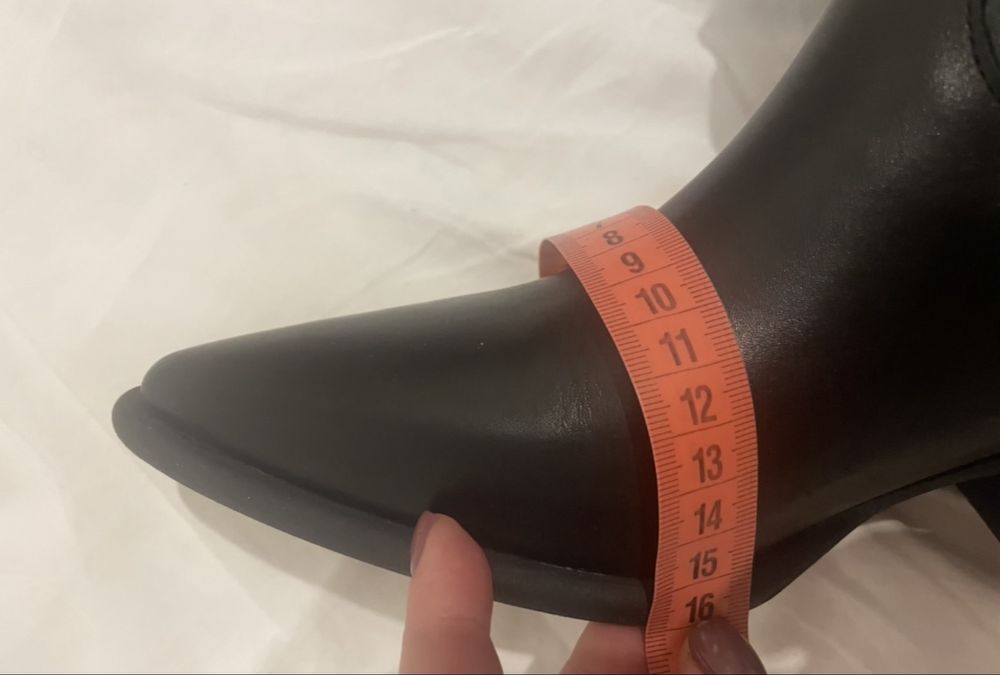 Казаки  . Ботінки . Нові .