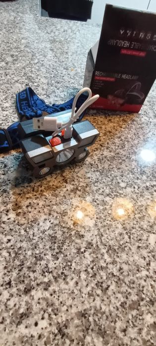 Vendo lanterna cabeça recarregável