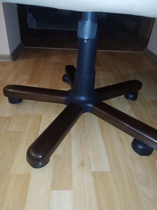 Крісло.             .