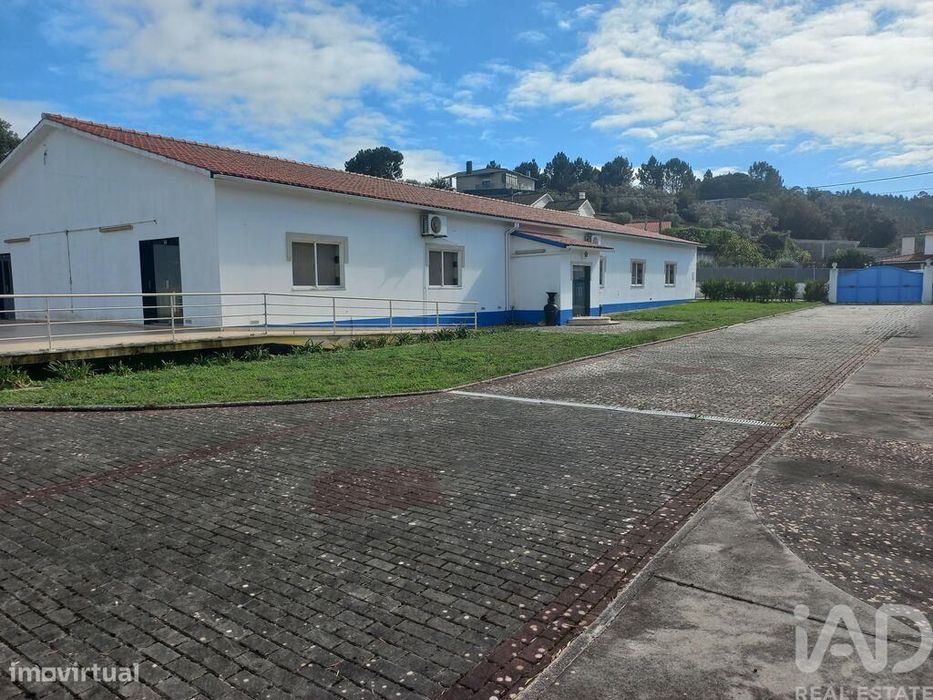 Loja / Estabelecimento Comercial em Arrabal de 890,00 m2