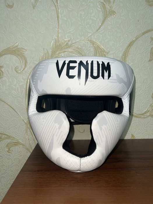 Шолом Venum розмір M-L , шолом Venum дизайн з сіткою для єдиноборств