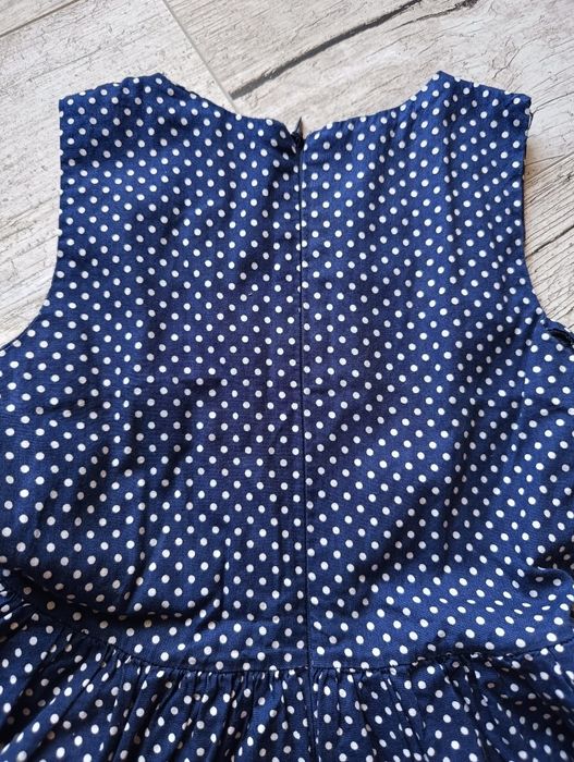 Sukienka w groszki 122
