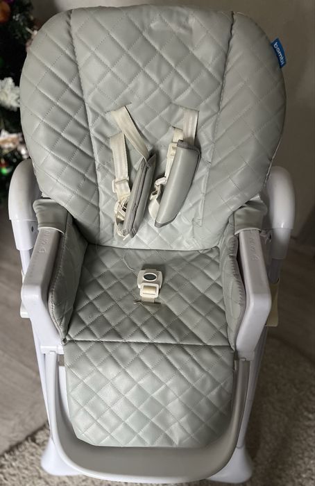 Дитячий стільчик для годування