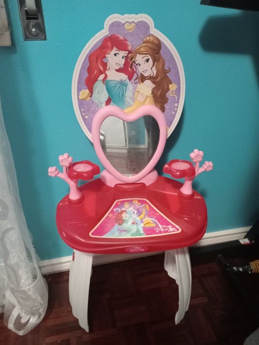 Tocador de princesas com banco