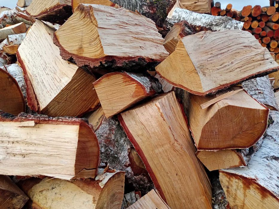 Drewno opałowe do pieców kaflowych i centralnych