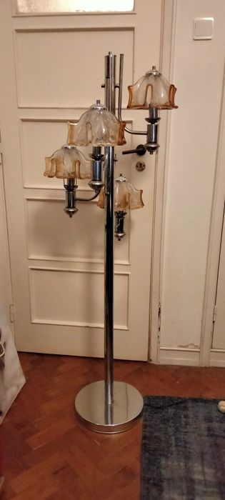 Candeeiro de pé com vidros de Murano