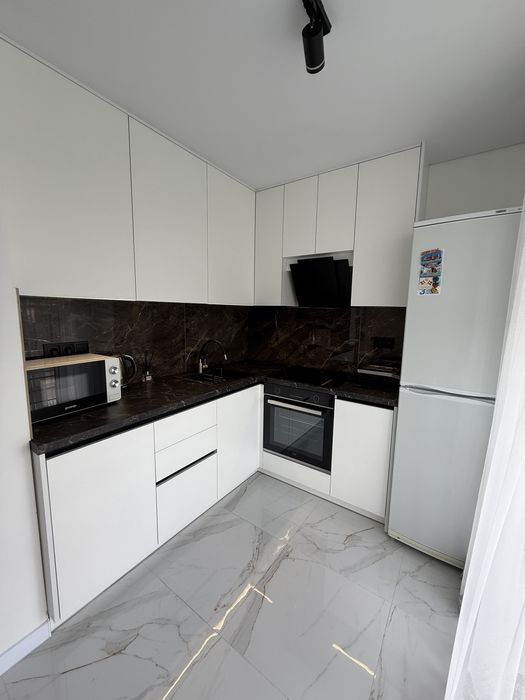 Дворівнева квартира з ремонтом та меблями