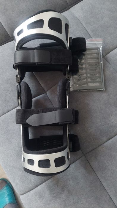 Orteza na lewe kolano