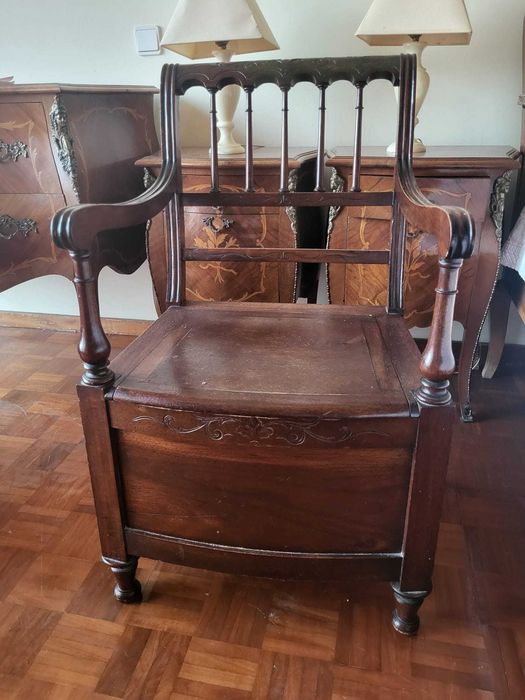 Comoda,cama,guarda roupa,criados mudos,penteadeira,cadeirão