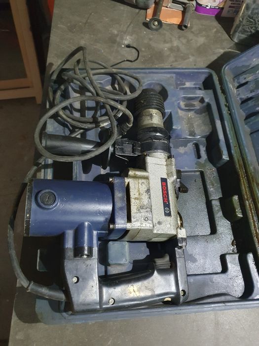 Várias máquinas para construção civil