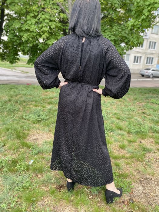 Шикарное платье миди