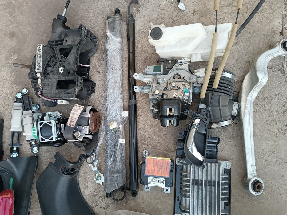 Пластиковая накладка на стойкуNissan rogue