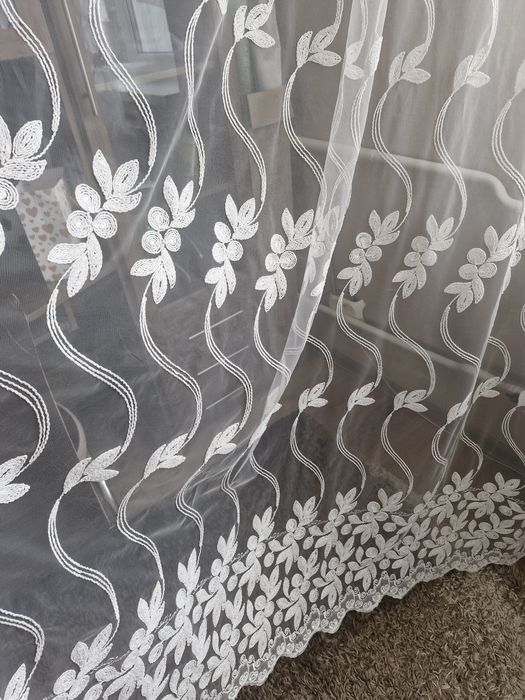 тюль молочного кольору