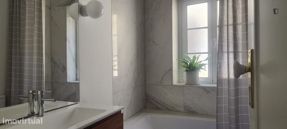 Quarto - localizado em Setubal